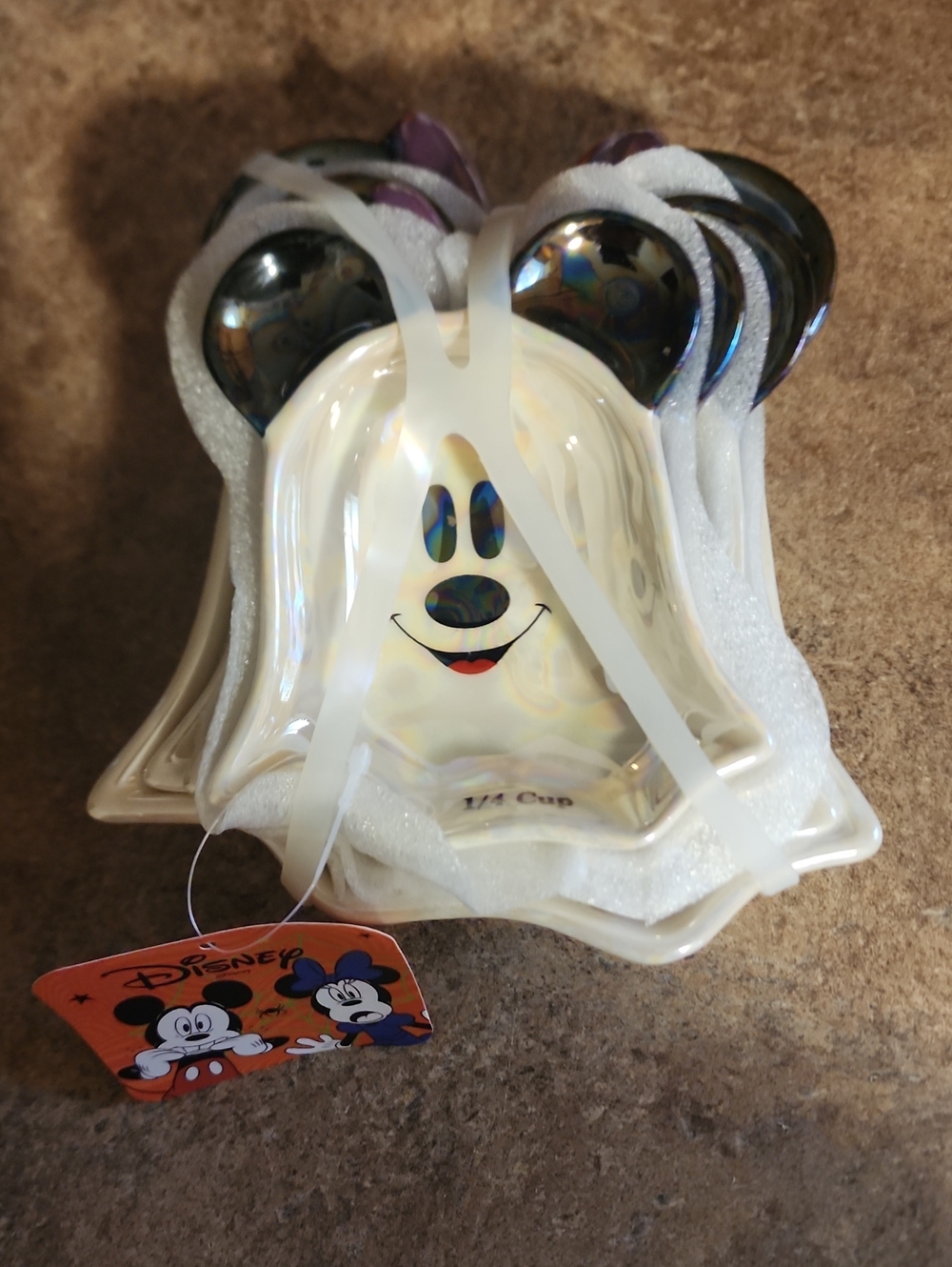 ✨️NWT Disney Pearl White Ghost👻 Mickey Measuring Cups Set with🖤 Black Ears